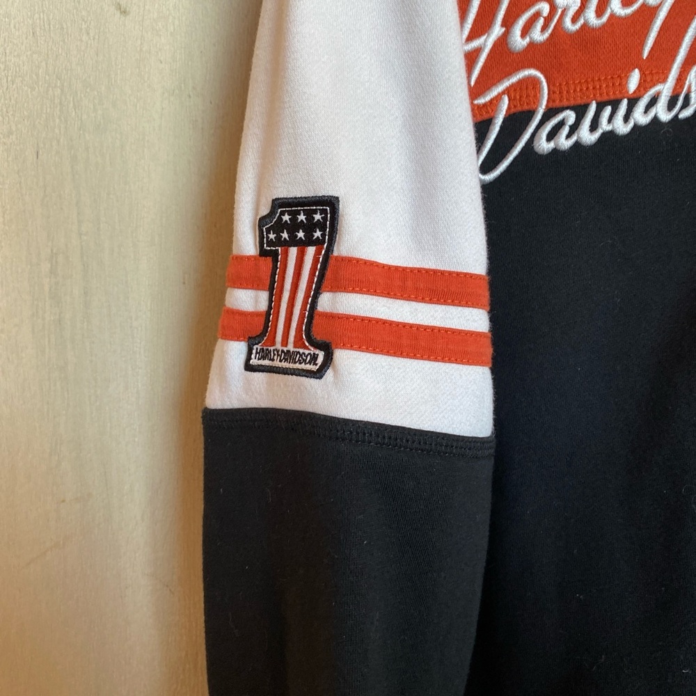 Harley-Davidson Embroidered Black, Orange, and White Sweatshirt - Picture 3 of 6